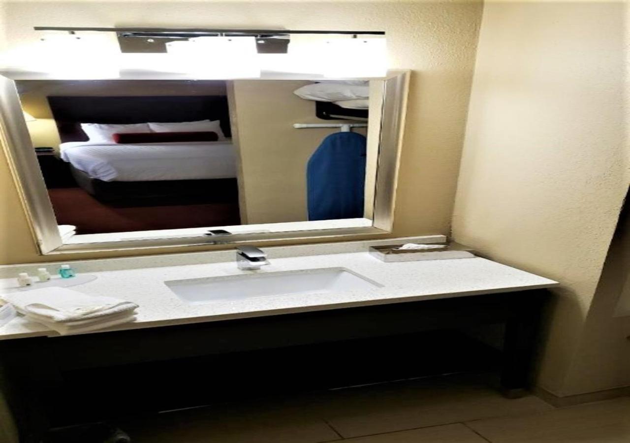 Quality Suites Nashville Airport Esterno foto